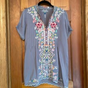 JOHNNY WAS Gray Rayon tunic with Embroidery size XS